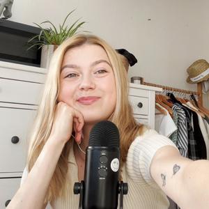 Höre ASMR Podcast mit Callmetizia in der App.